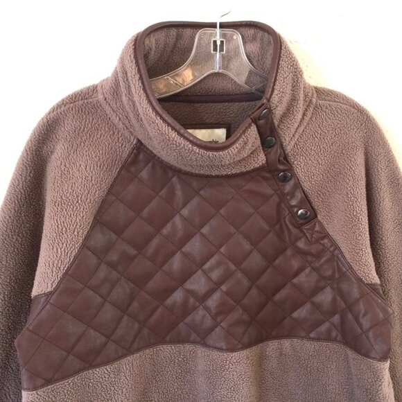 Abercrombie and Fitch Asymetrical Snap Fleece M - Picture 4 of 7